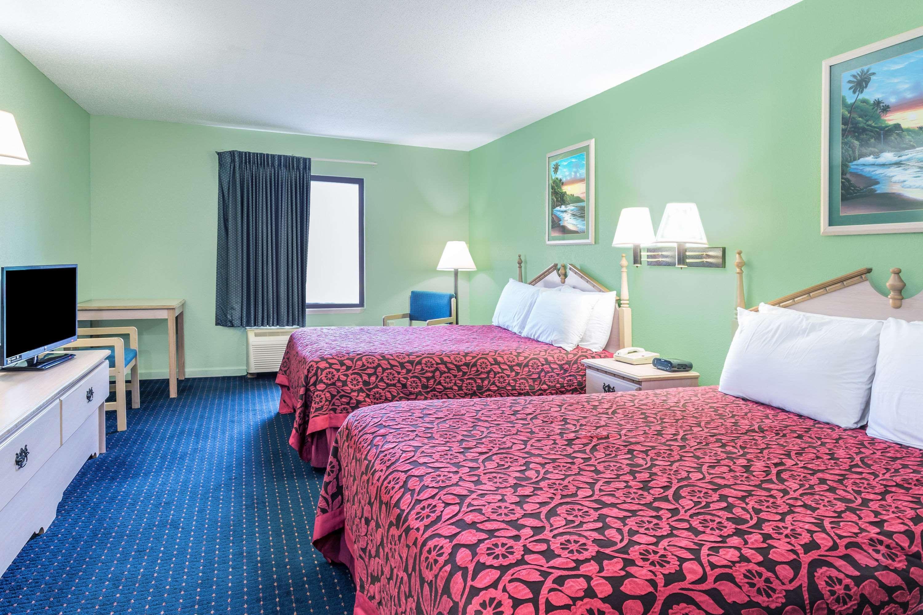 Days Inn By Wyndham Panama City/Callaway Exterior foto